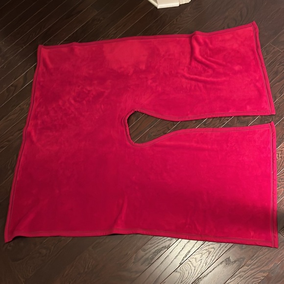 Fleece red wrap blanket - Picture 2 of 2